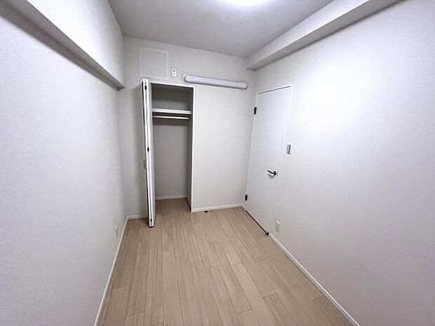 収納付きのお部屋は、室内スペースを広く使えますね。
