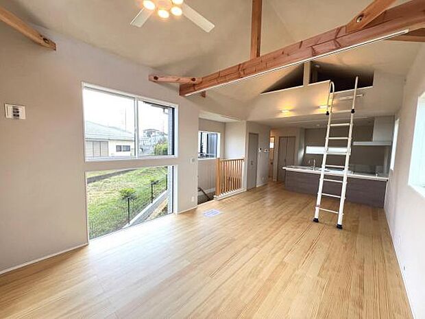 リビングダイニングになります。ご家族そろっての素敵な空間になりそうですね。