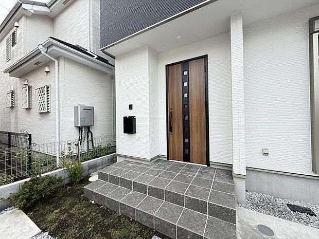 いつも気持ちよくご家族を迎えられる玄関です。