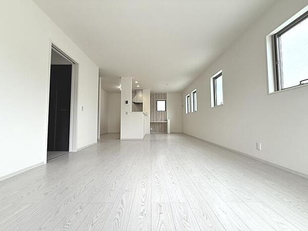 家族団らんの場所としてゆったりと居心地の良いリビングです。