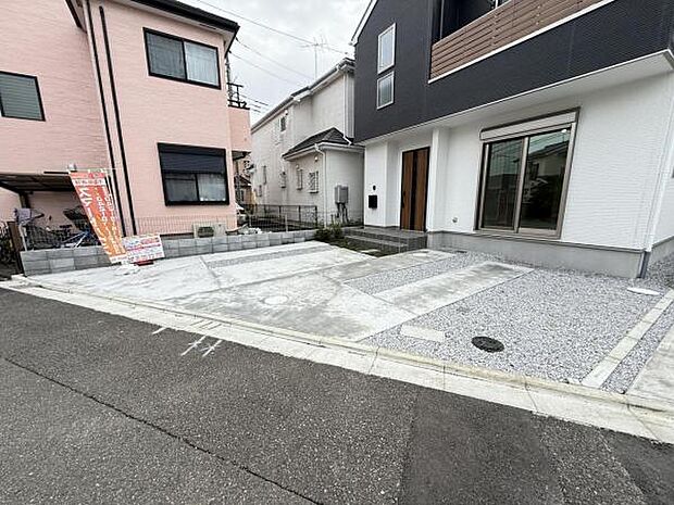 駐車場ももちろん完備しておりますのでお車所有の方にも心強いです。