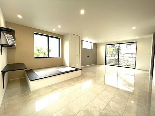 リビングダイニングになります。ご家族そろっての素敵な空間になりそうですね。