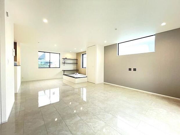 家族団らんの場所としてゆったりと居心地の良いリビングです。