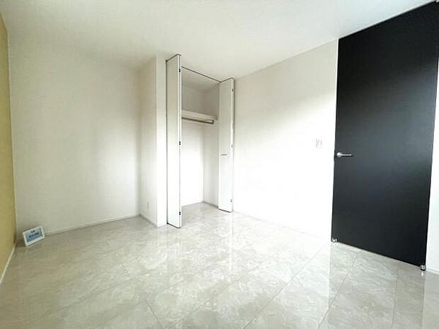 いつでもお部屋をスッキリお使い頂ける収納スペースを設置。