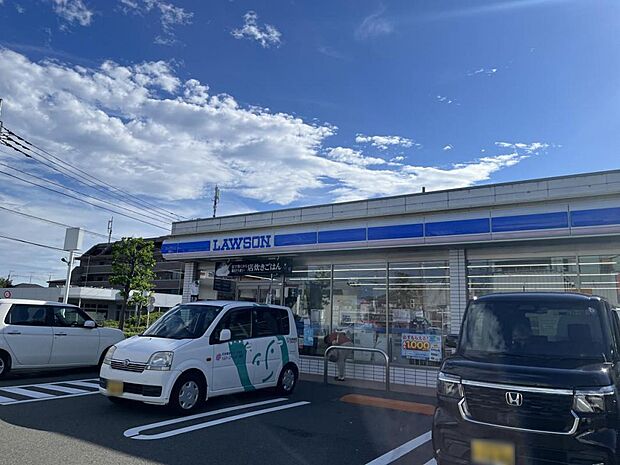 ローソン 町田忠生店まで約360m(徒歩5分)