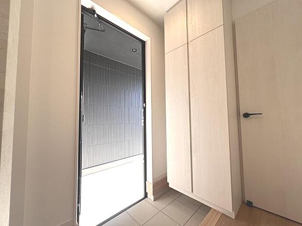 いつも気持ちよくご家族を迎えられる玄関です。