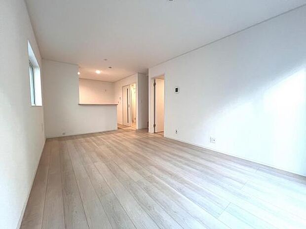 リビングダイニングになります。ご家族そろっての素敵な空間になりそうですね。