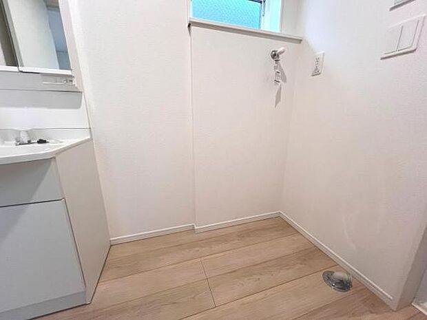 お天気を気にせずお洗濯ができ、室内干し可能です。