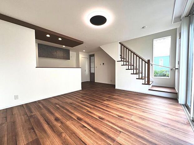 リビングダイニングになります。ご家族そろっての素敵な空間になりそうですね。