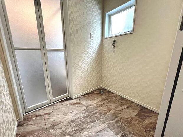 お天気を気にせずお洗濯ができ、室内干し可能です。