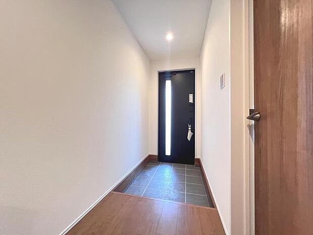 いつも気持ちよくご家族を迎えられる玄関です。