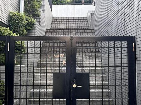 エントランスです。皆様やお客様をお出迎え致します。