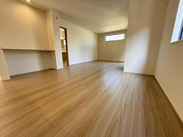 家族団らんの場所としてゆったりと居心地の良いリビングです。