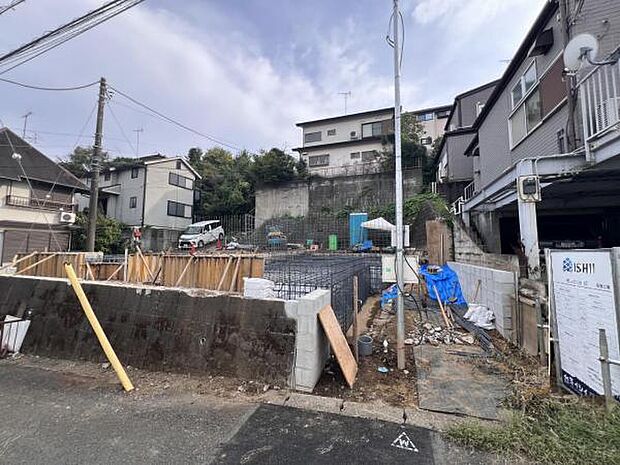 一生懸命建築中です。完成が楽しみですね。