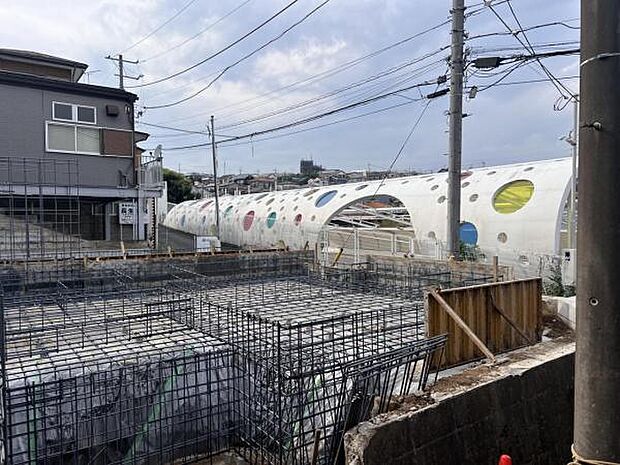 一生懸命建築中です。完成が楽しみですね。