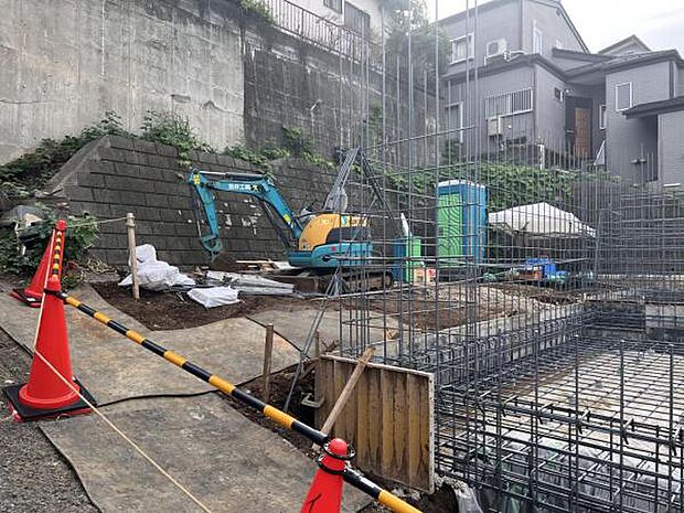 一生懸命建築中です。完成が楽しみですね。