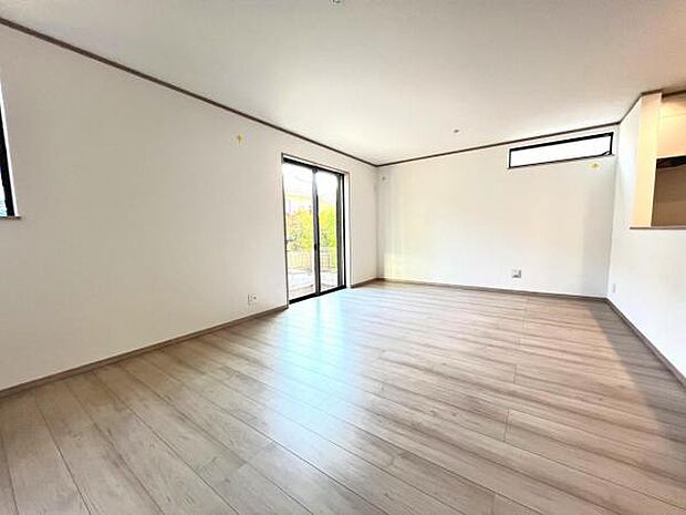 家族団らんの場所としてゆったりと居心地の良いリビングです。