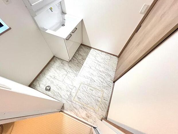 脱衣所は小さなお子様がいるご家庭にも重宝されます。