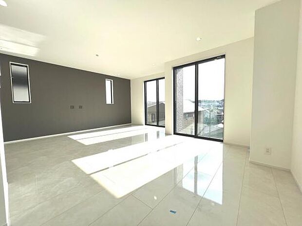 ご家族の温かい時間を演出するダイニングスペースです。