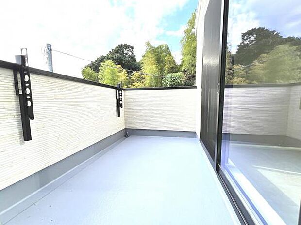 お洗濯ものを気持ち良く太陽の光で干せるのが嬉しいですね。