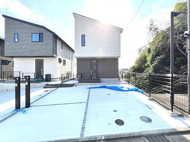 駐車場ももちろん完備しておりますのでお車所有の方にも心強いです。