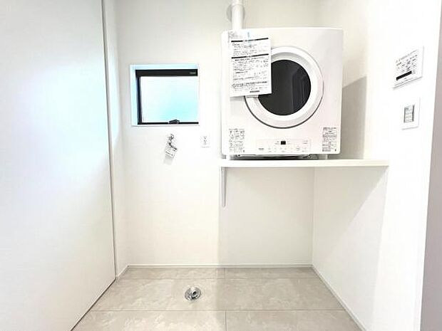 お天気を気にせずお洗濯ができ、室内干し可能です。