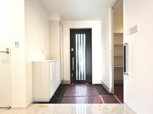 いつも気持ちよくご家族を迎えられる玄関です。