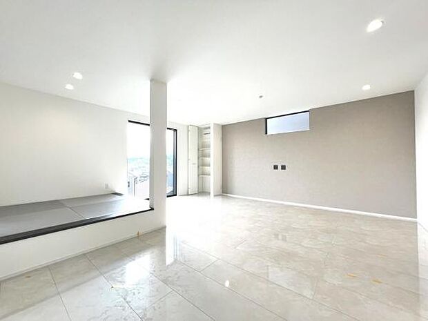 家族団らんの場所としてゆったりと居心地の良いリビングです。