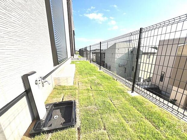 お庭スペースは、ガーデニングやお子様との外遊びなど多彩な用途でお楽しみいただけます。