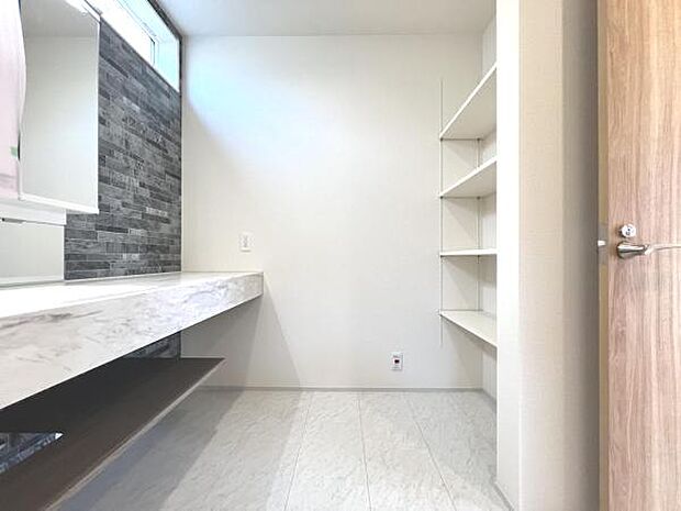 脱衣所は小さなお子様がいるご家庭にも重宝されます。