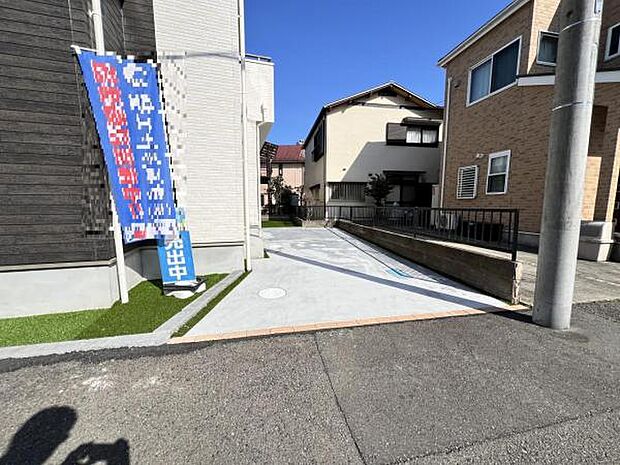 駐車場ももちろん完備しておりますのでお車所有の方にも心強いです。