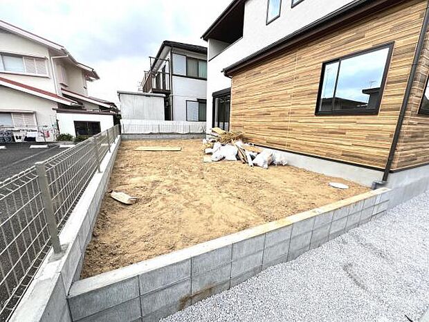 お庭スペースは、ガーデニングやお子様との外遊びなど多彩な用途でお楽しみいただけます。