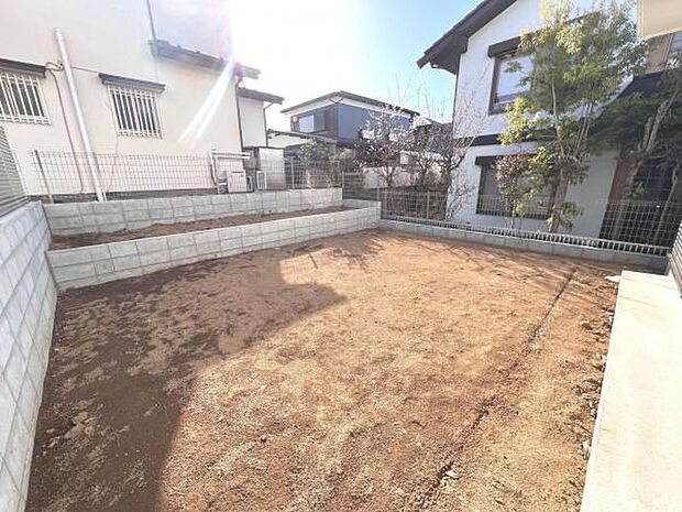 お庭スペースは、ガーデニングやお子様との外遊びなど多彩な用途でお楽しみいただけます。