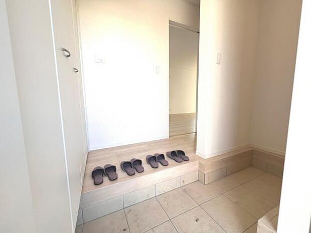 いつも気持ちよくご家族を迎えられる玄関です。