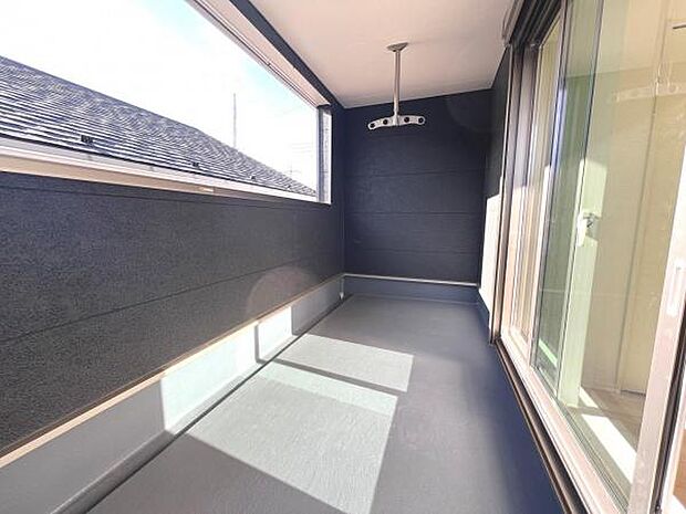 お洗濯ものを気持ち良く太陽の光で干せるのが嬉しいですね。