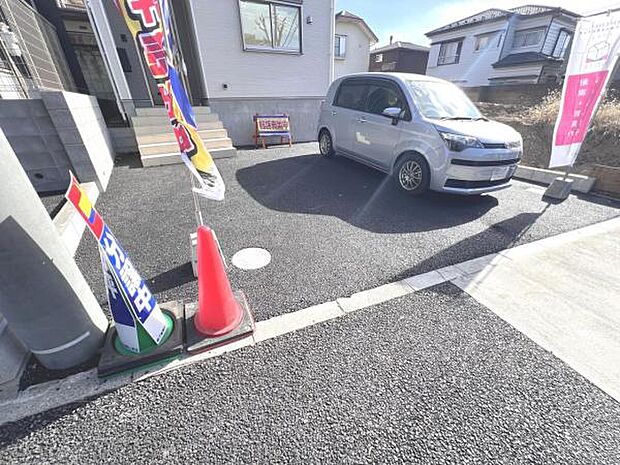 駐車場ももちろん完備しておりますのでお車所有の方にも心強いです。
