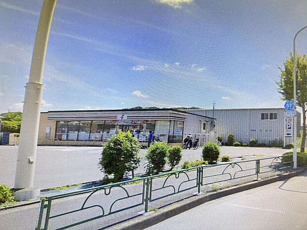 セブン-イレブン 町田芝溝街道店まで約898m（徒歩12分）