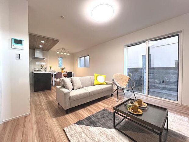 リビングダイニングになります。ご家族そろっての素敵な空間になりそうですね。