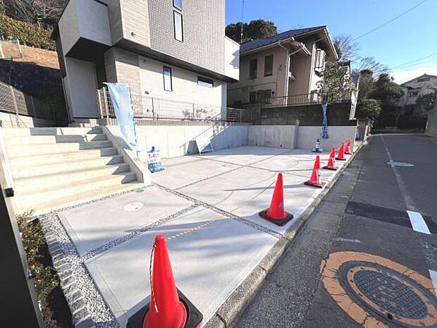 駐車場ももちろん完備しておりますのでお車所有の方にも心強いです。