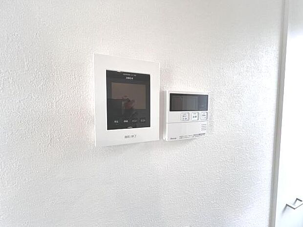 訪問者を確認できるTVモニター付きインターフォンです。