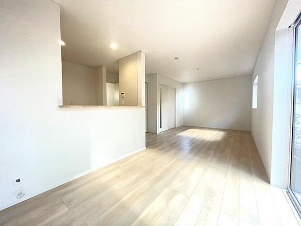 ご家族の温かい時間を演出するダイニングスペースです。