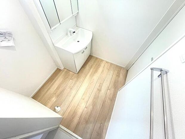 脱衣所は小さなお子様がいるご家庭にも重宝されます。