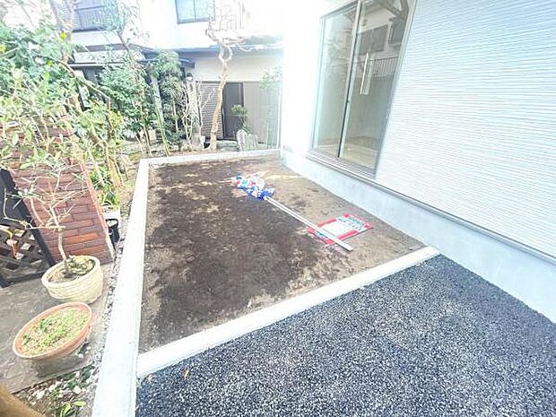 お庭スペースは、ガーデニングやお子様との外遊びなど多彩な用途でお楽しみいただけます。