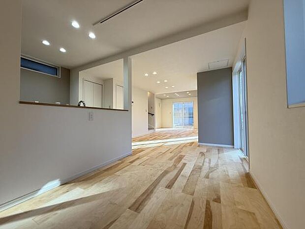 ご家族の温かい時間を演出するダイニングスペースです。