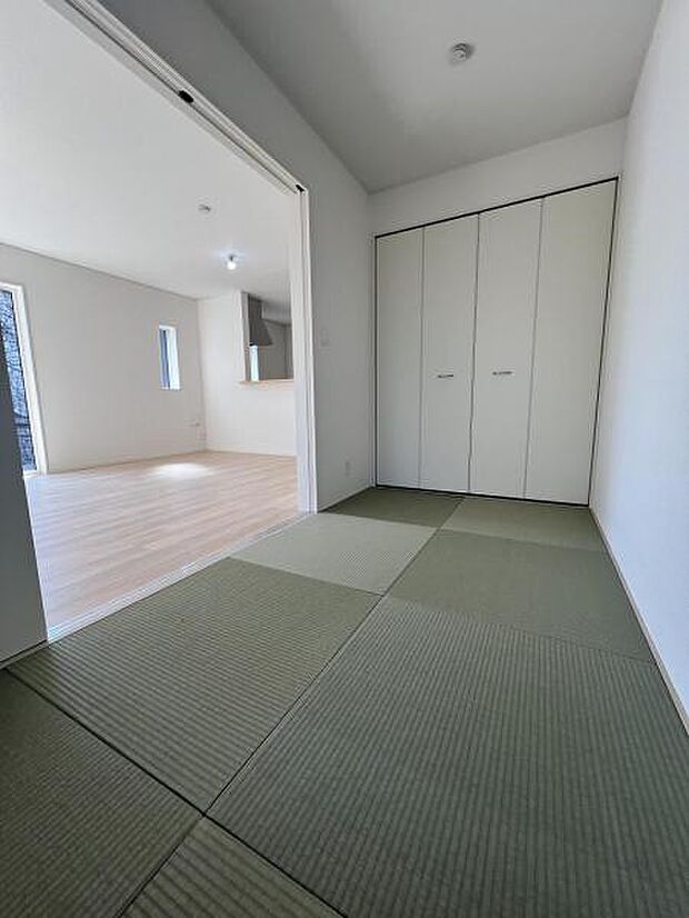 和室スペースです。畳のお部屋は寛げる空間ですね。