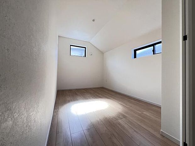子供部屋にもちょうど良い大きさのお部屋です。
