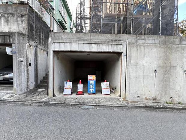 駐車場ももちろん完備しておりますのでお車所有の方にも心強いです。