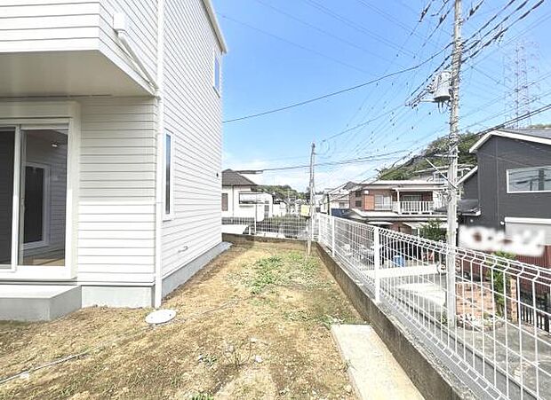 お庭スペースは、ガーデニングやお子様との外遊びなど多彩な用途でお楽しみいただけます。