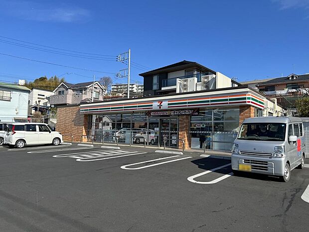 セブン-イレブン 町田金井入口店まで約1050m(徒歩14分)