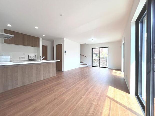 リビングダイニングになります。ご家族そろっての素敵な空間になりそうですね。